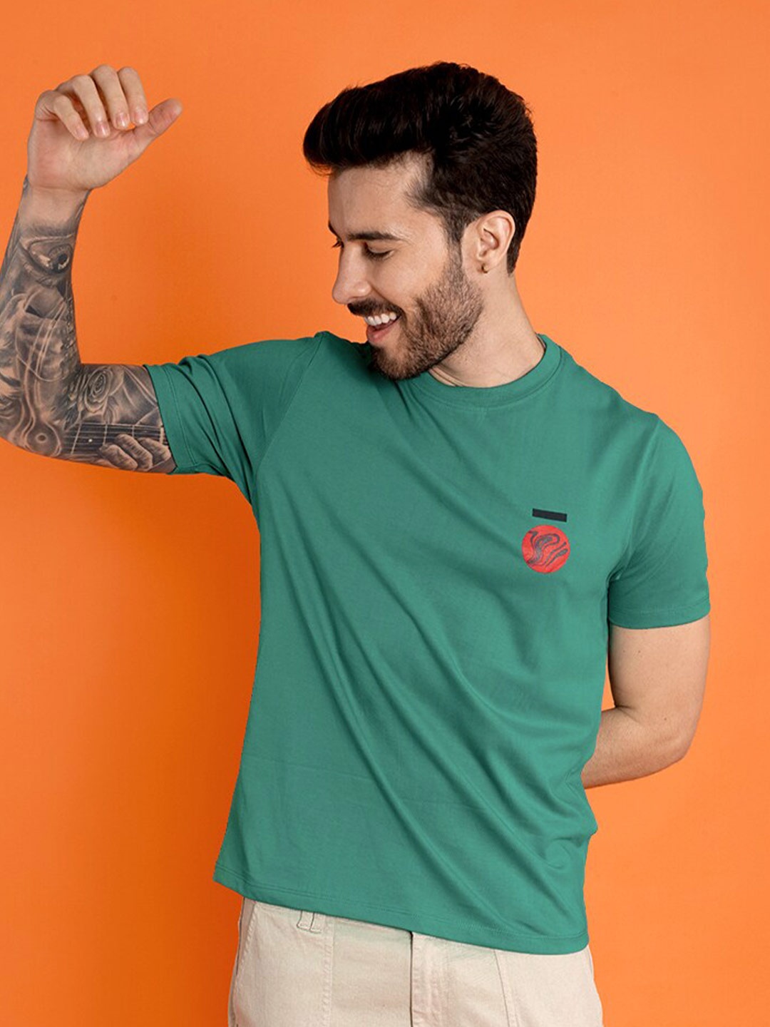 

PEPLOS Men Colourblocked Applique T-shirt, Olive