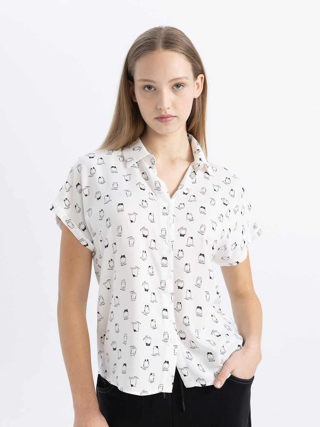 

DeFacto Women Opaque Printed Casual Shirt, Na