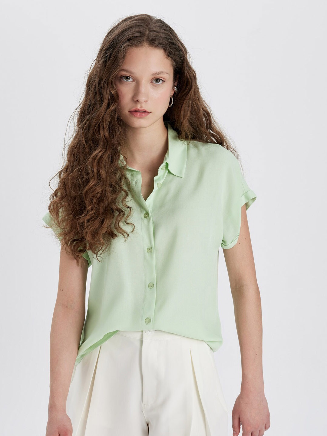 

DeFacto Women Opaque Casual Cotton Shirt, Green