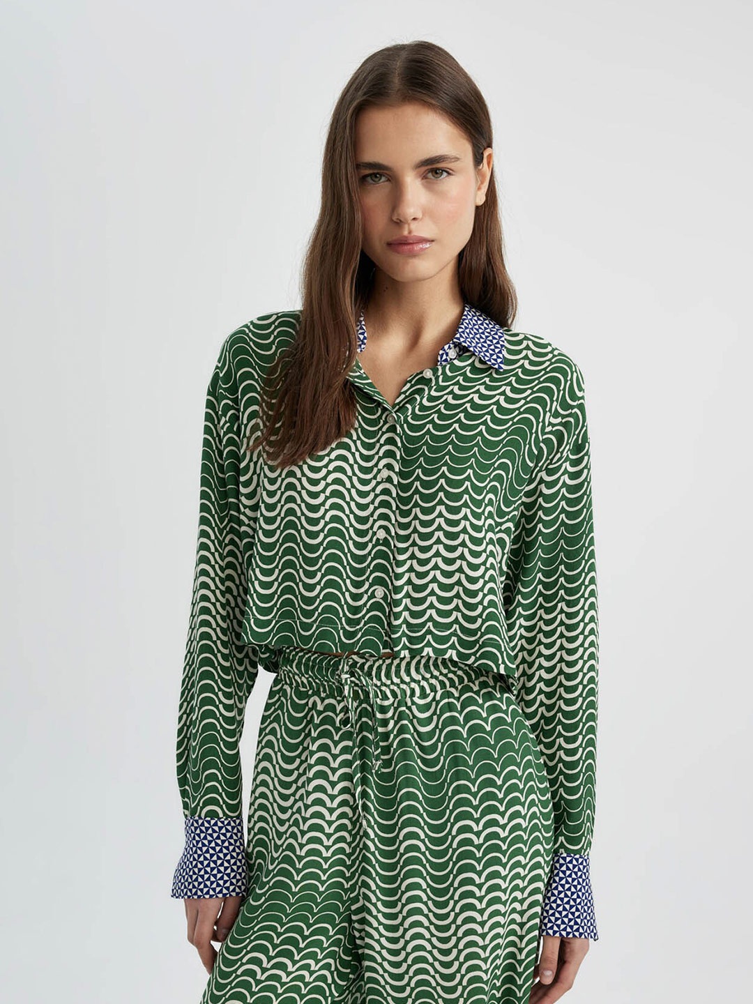 

DeFacto Women Opaque Printed Casual Shirt, Green