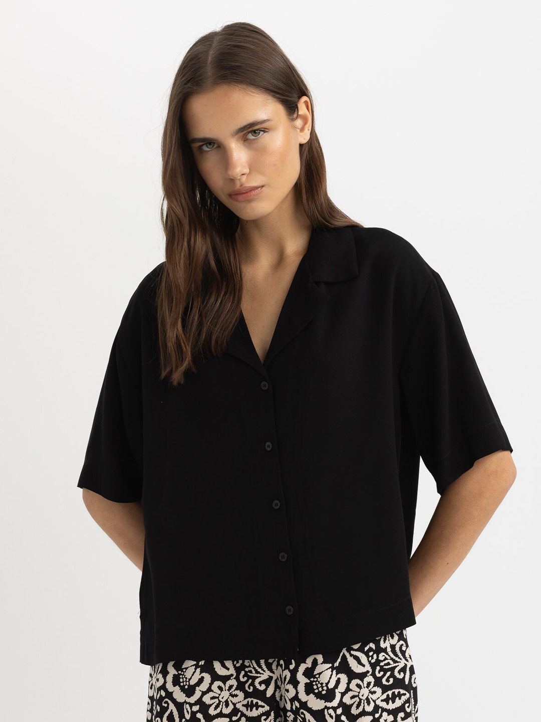 

DeFacto Women Opaque Casual Cotton Shirt, Black