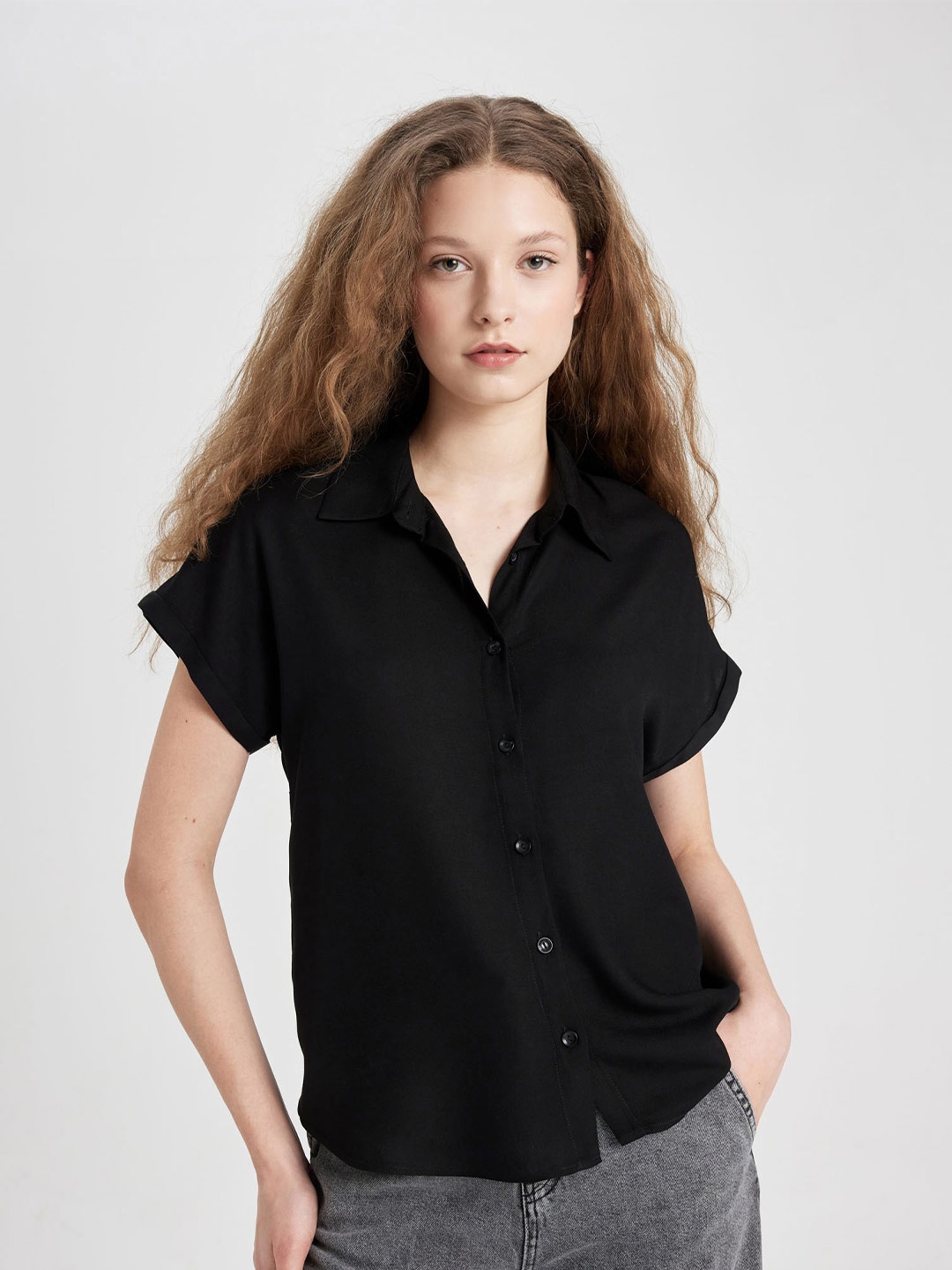 

DeFacto Women Opaque Casual Cotton Solid Shirt, Black