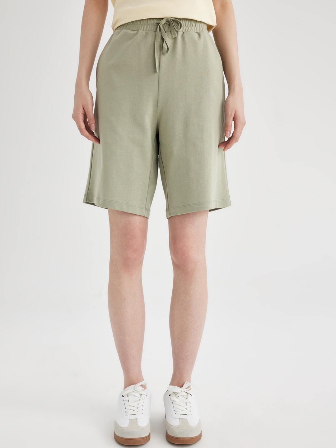 

DeFacto Women Mid Rise Shorts, Green