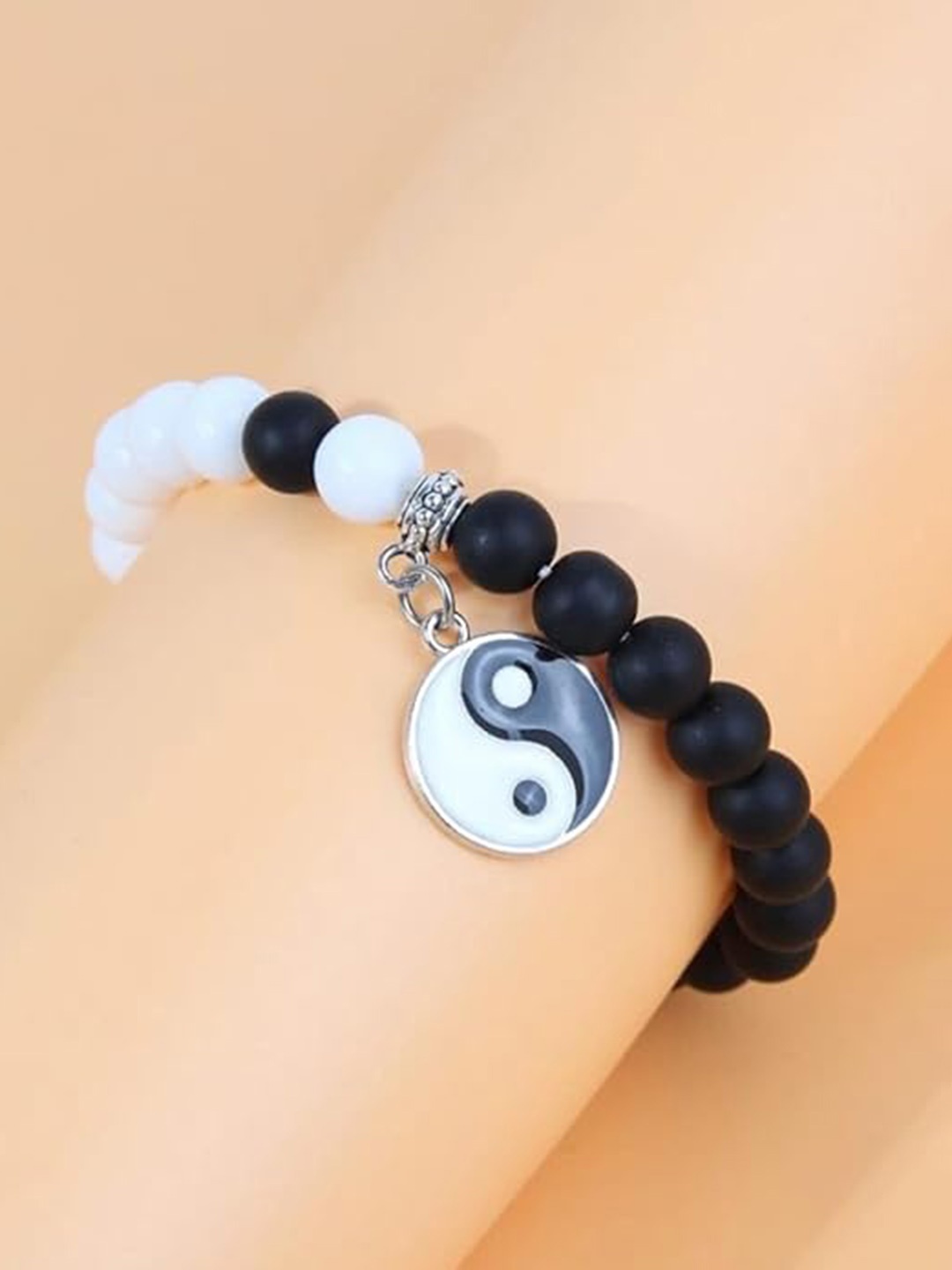 

MEENAZ Unisex Stainless Steel Silver Plated Bracelet