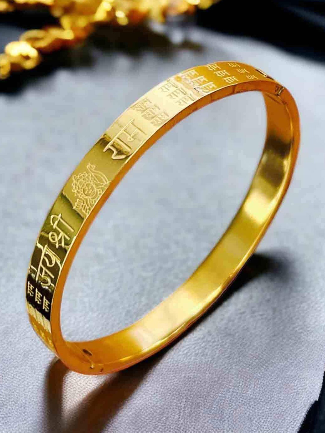 

MEENAZ Men Gold-Plated Stainless Steel Kada