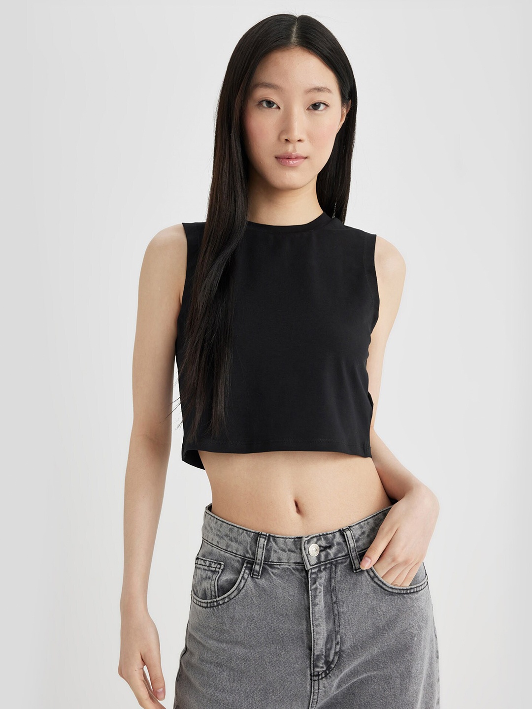 

DeFacto Women Solid Cotton Crop Top, Black