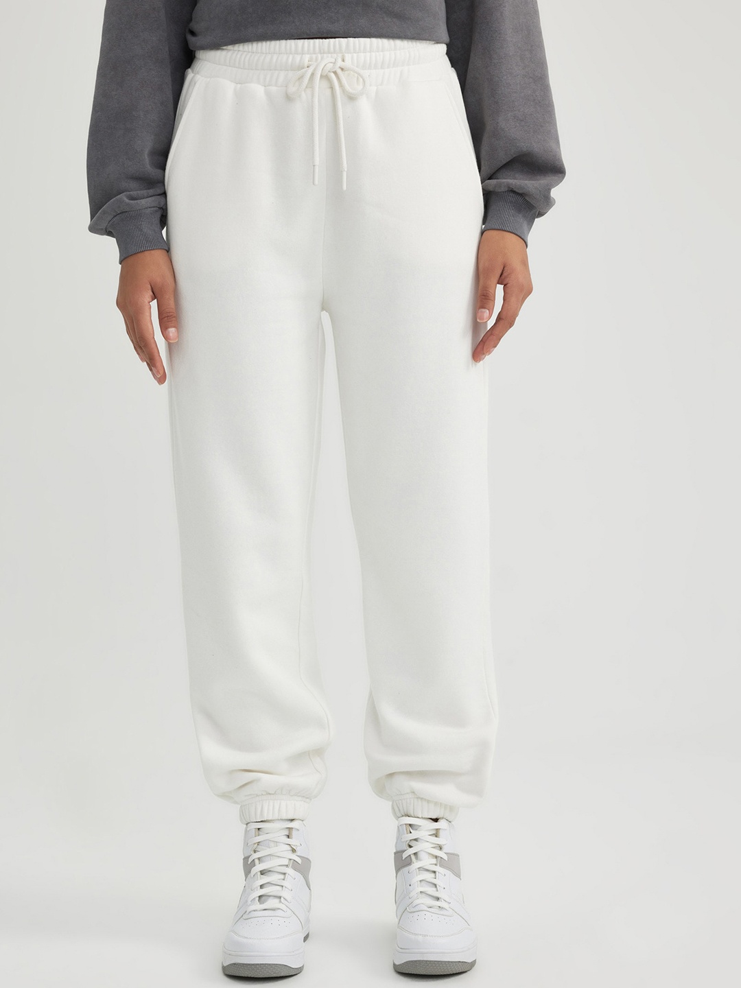 

DeFacto Women Mid Rise Joggers, White