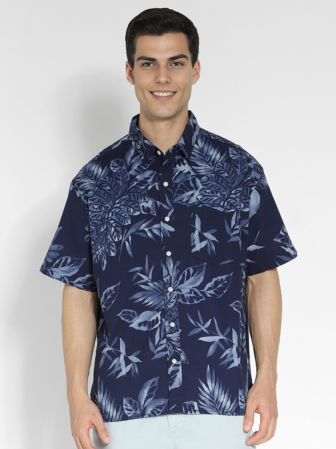 

AMERICAN EAGLE OUTFITTERS Men Floral Opaque Printed Casual Shirt, Navy blue