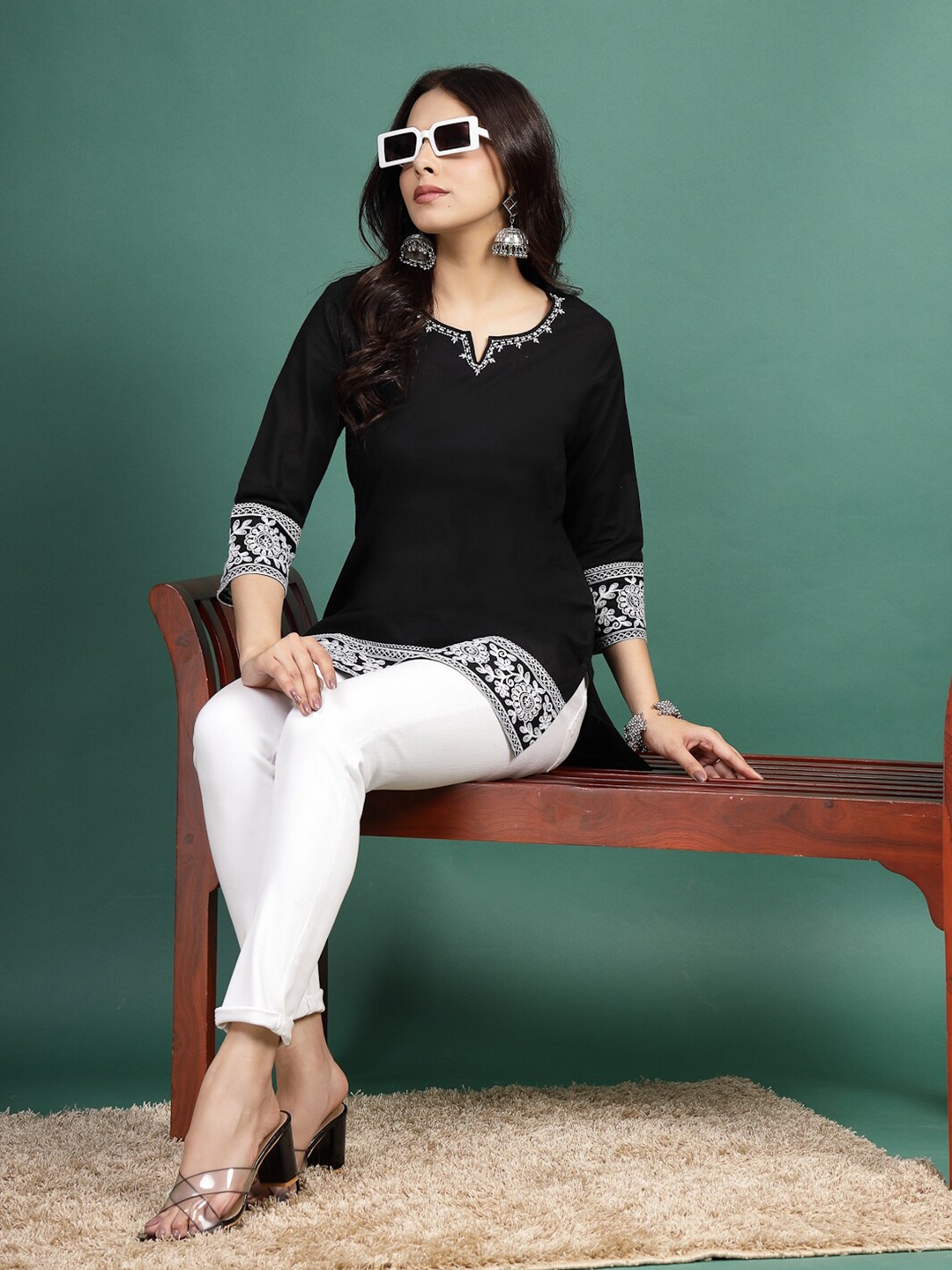 

Sangria Embroidered Cotton Notch Neck Straight Kurti, Black