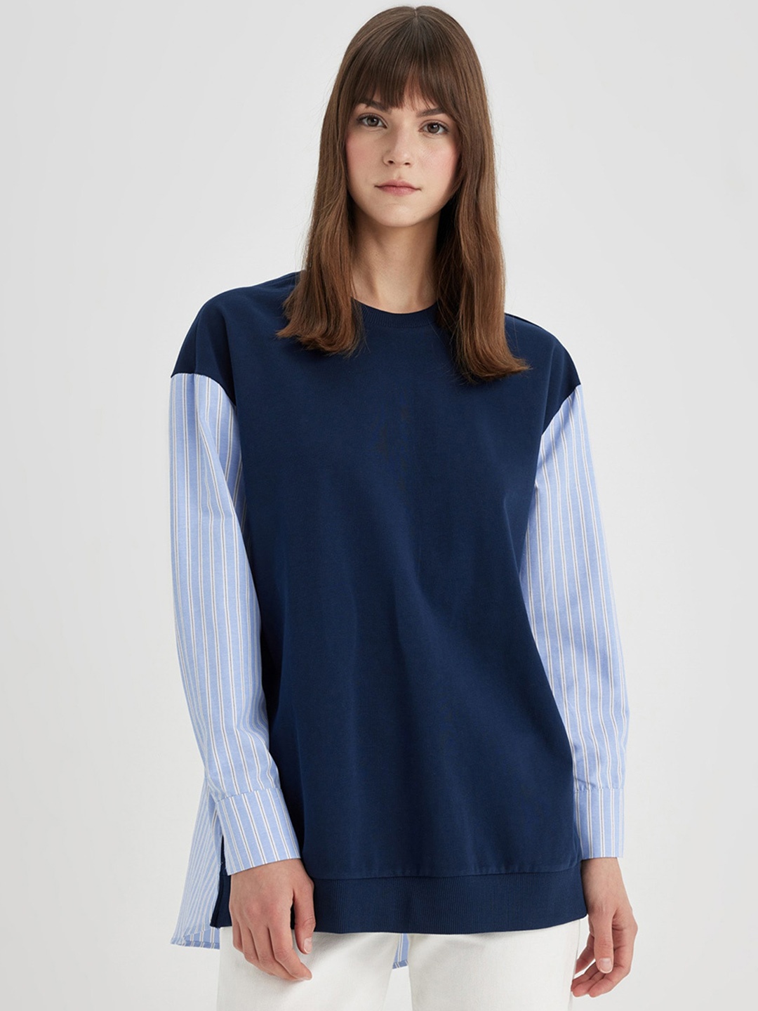 

DeFacto Colourblocked Sweatshirt, Navy blue
