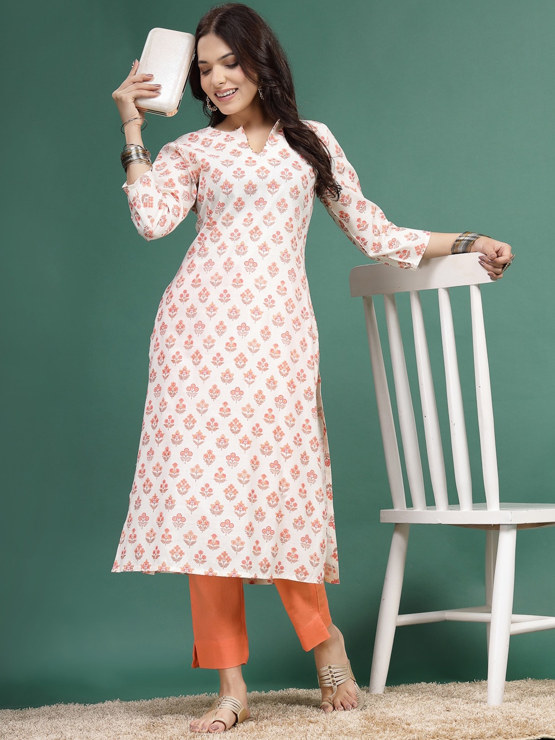 

Sangria Floral Printed Cotton Notch Neck Straight Kurta, White