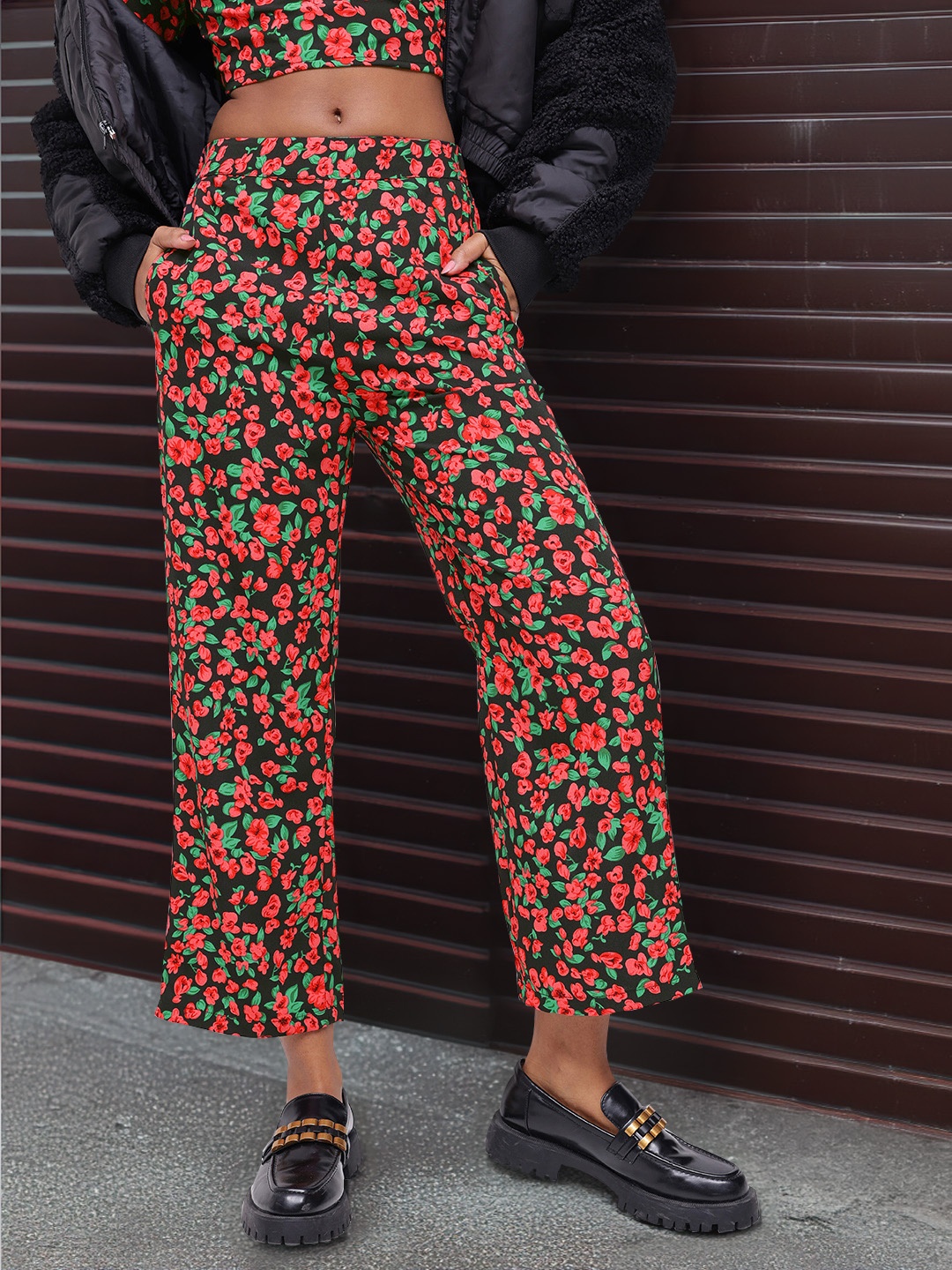 

DressBerry Dark Floral Printed Romance Trousers, Black