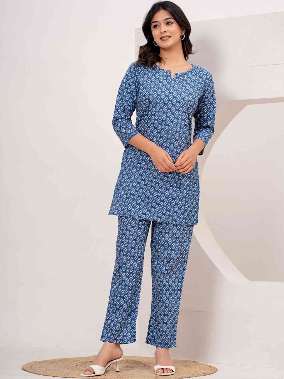 

ETC Ethnic Motifs Printed Pure Cotton Top & Flared Trouser, Navy blue
