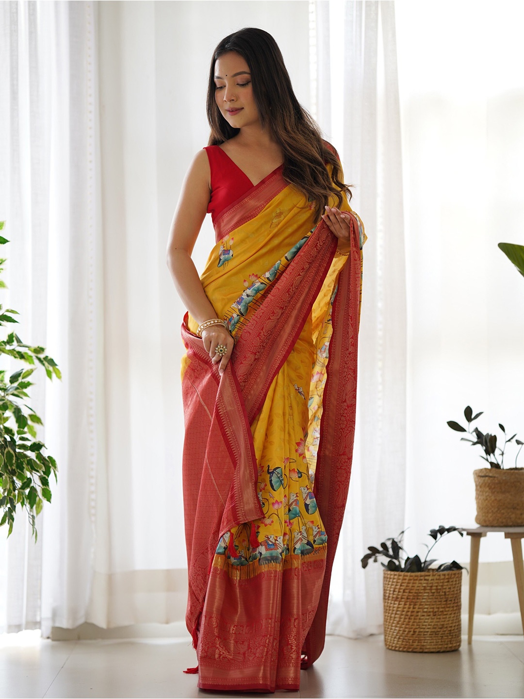 

Celeb Styles Kalamkari Zari Silk Blend Saree, Yellow