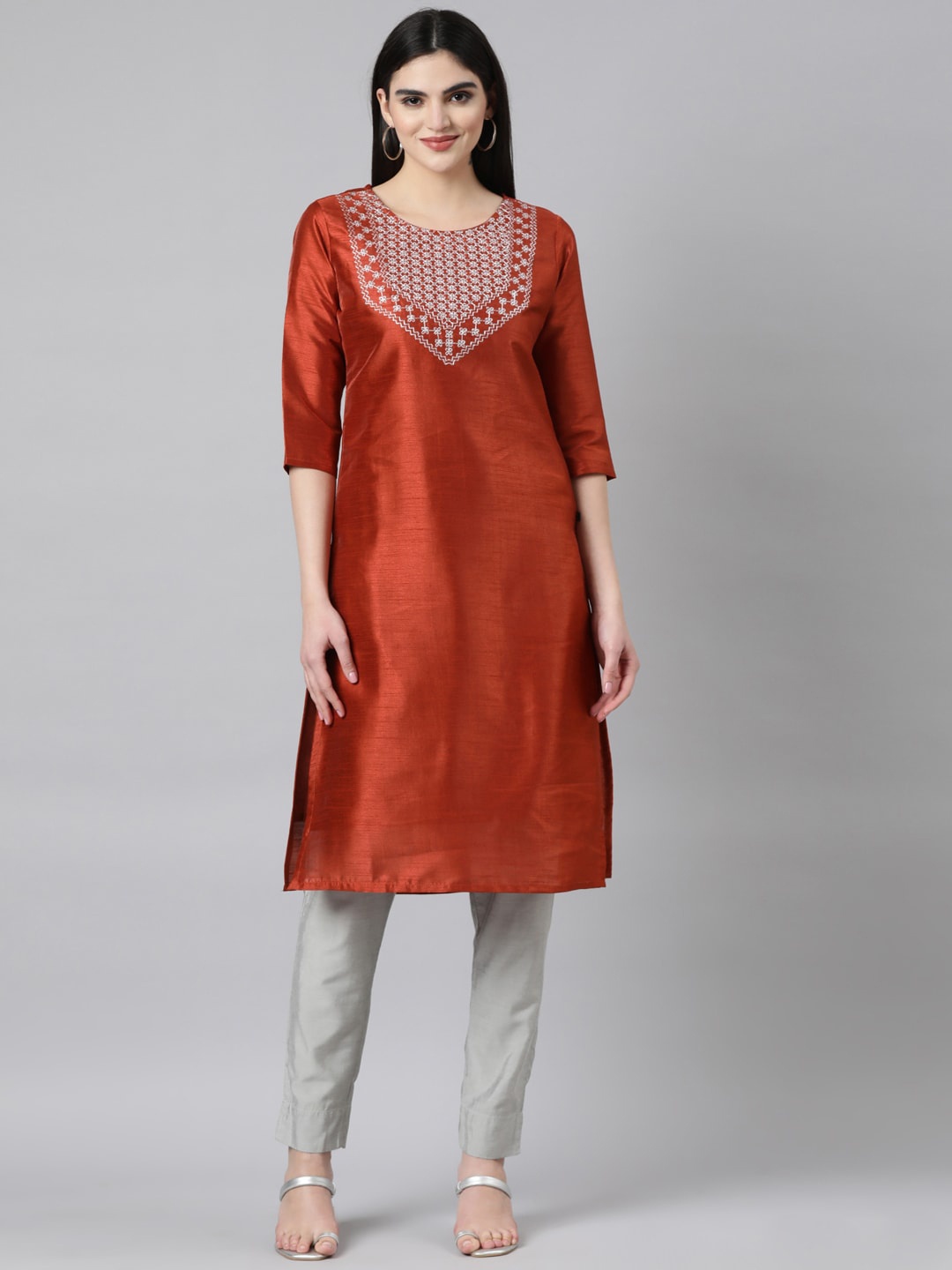

Samhitas Round Neck Geometric Yoke Design Mirror Work Raw Silk Kurta, Maroon