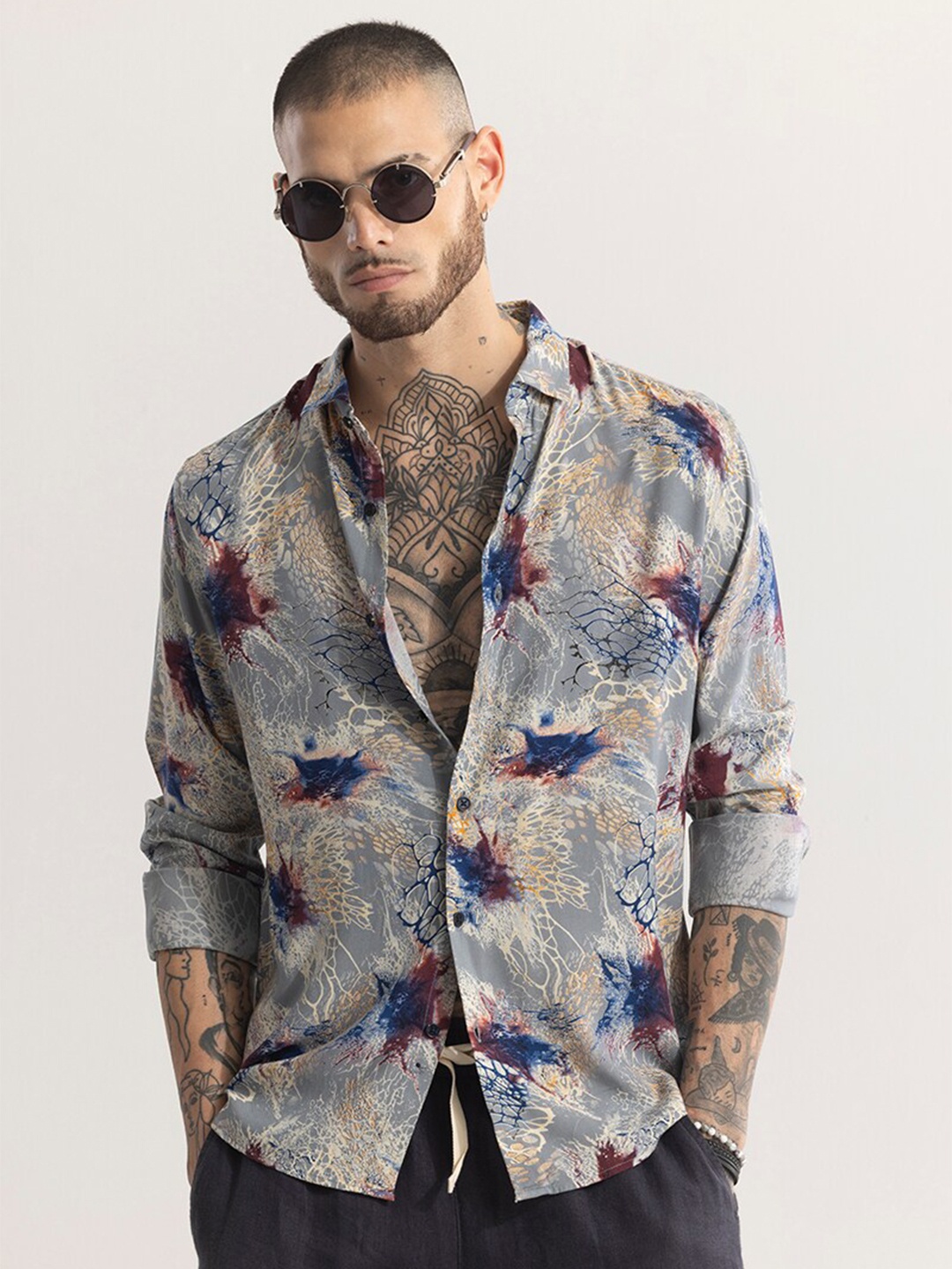 

Snitch Beige & Blue Abstract Printed Straight Slim Fit Opaque Casual Shirt