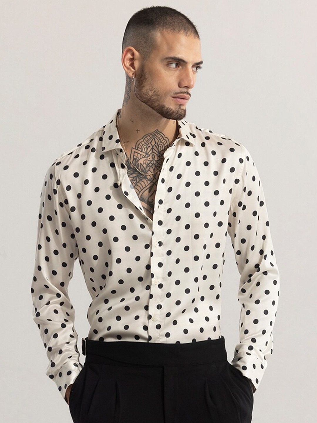 

Snitch Straight Cream Slim Fit Spread Collar Printed Casual Shirt
