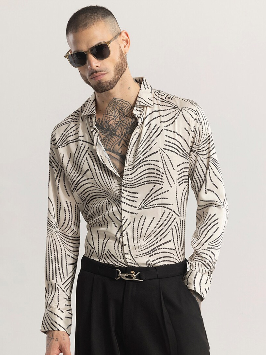 

Snitch Straight Slim Fit Long Sleeves Spread Collar Opaque Printed Casual Shirt, Cream