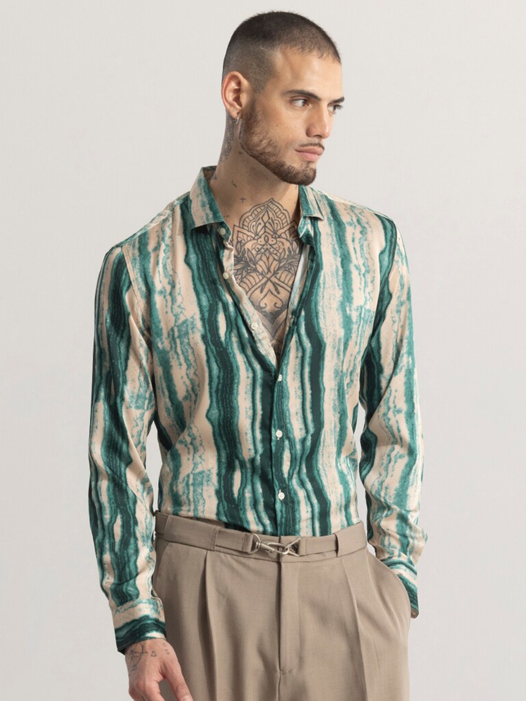 

Snitch Straight Turquoise Blue Slim Fit Spread Collar Printed Casual Shirt