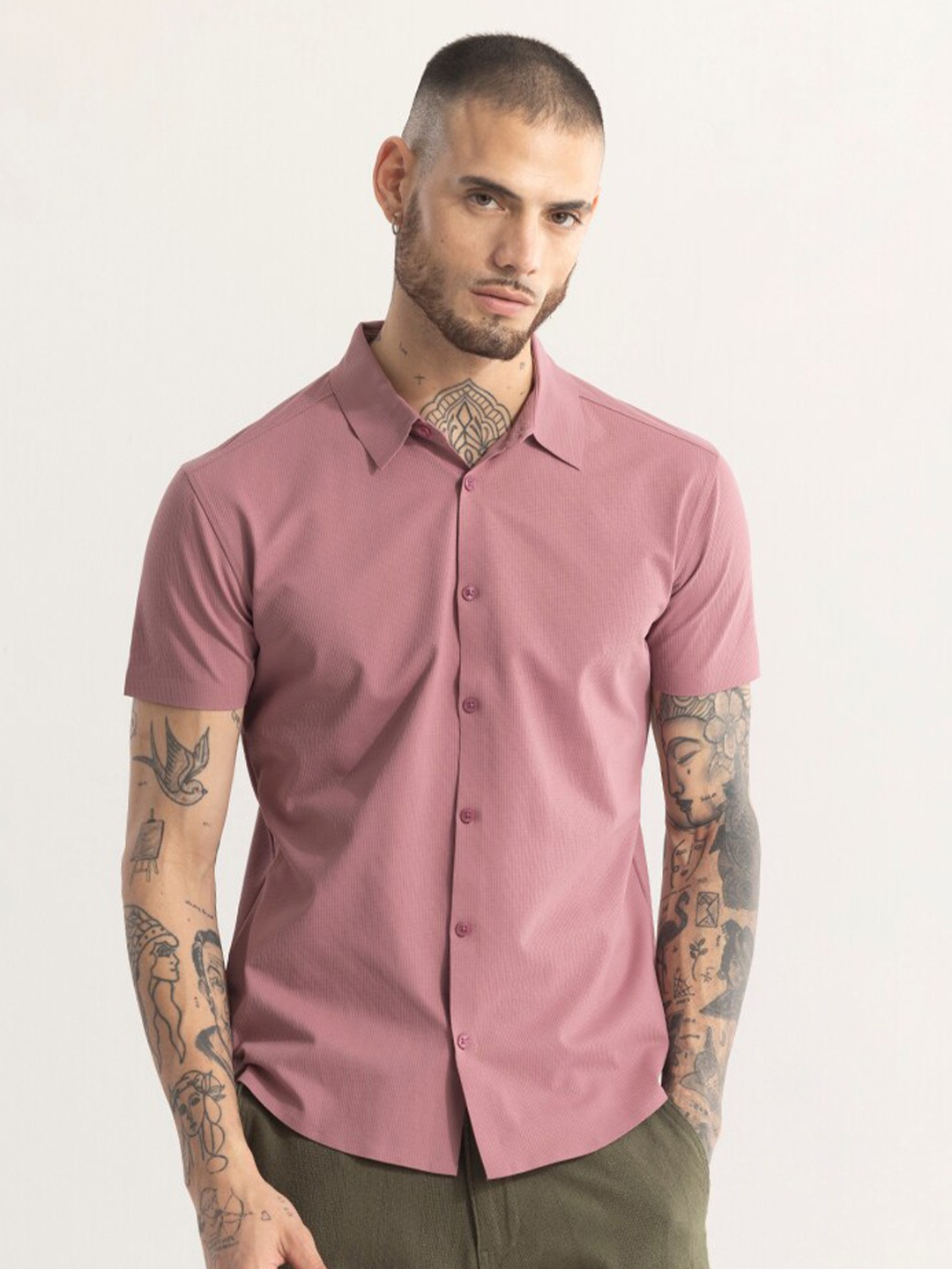 

Snitch Spread Collar Short Sleeves Straight Slim Fit Casual Shirt, Pink