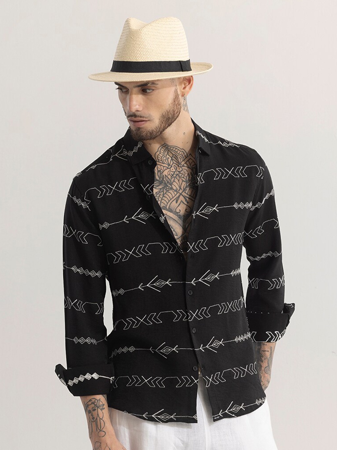 

Snitch Straight Slim Fit Long Sleeves Spread Collar Opaque Printed Casual Shirt, Black