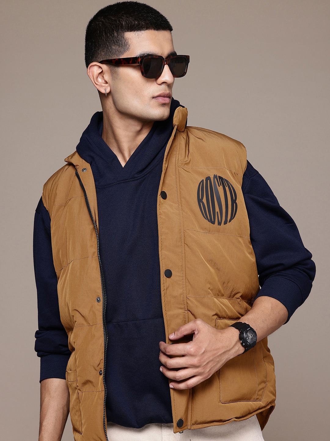

The Roadster Lifestyle Co. Men Padded Gilet Jacket, Brown