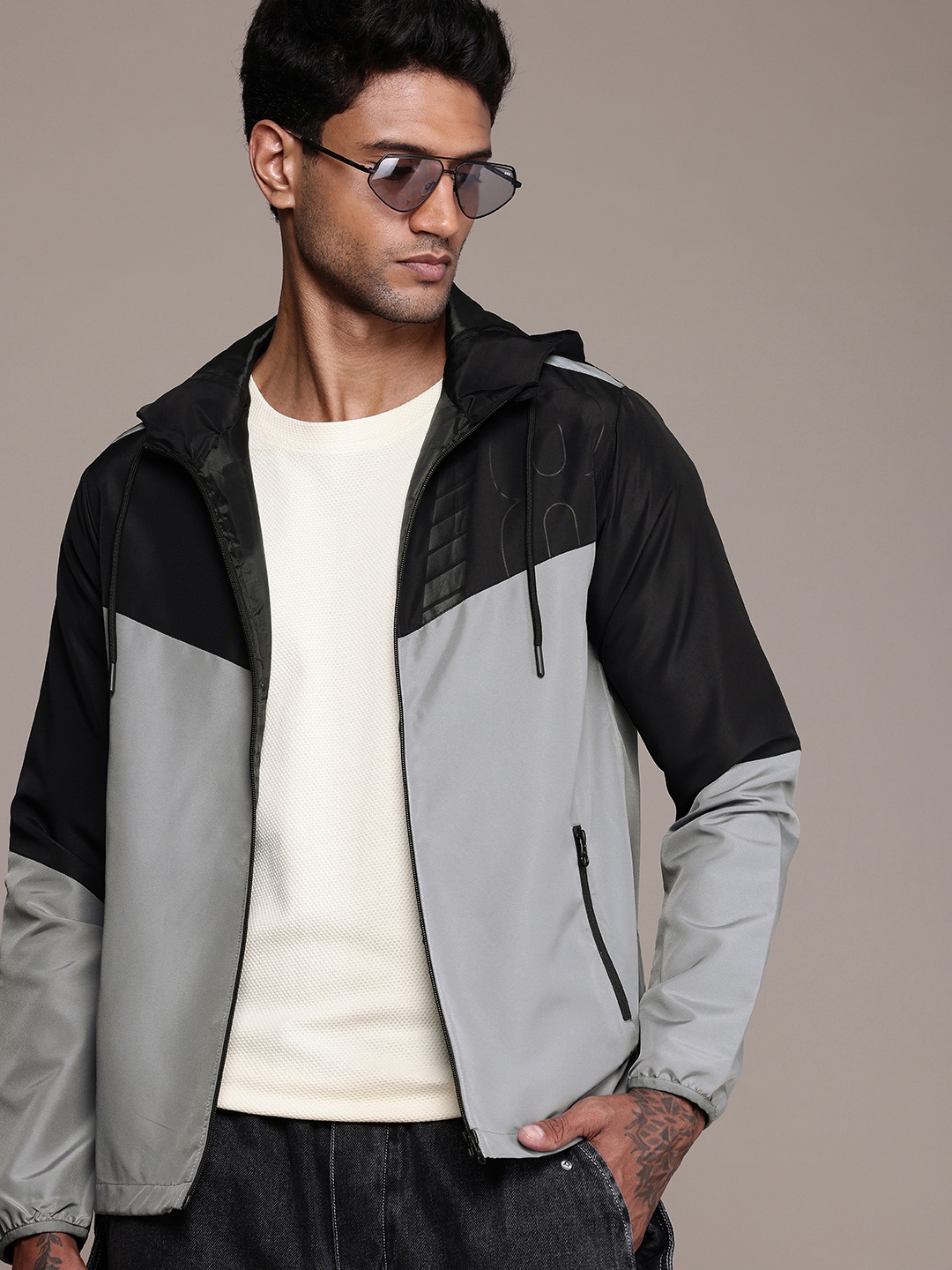 

The Roadster Life Co. Colourblocked Sporty Jacket, Black