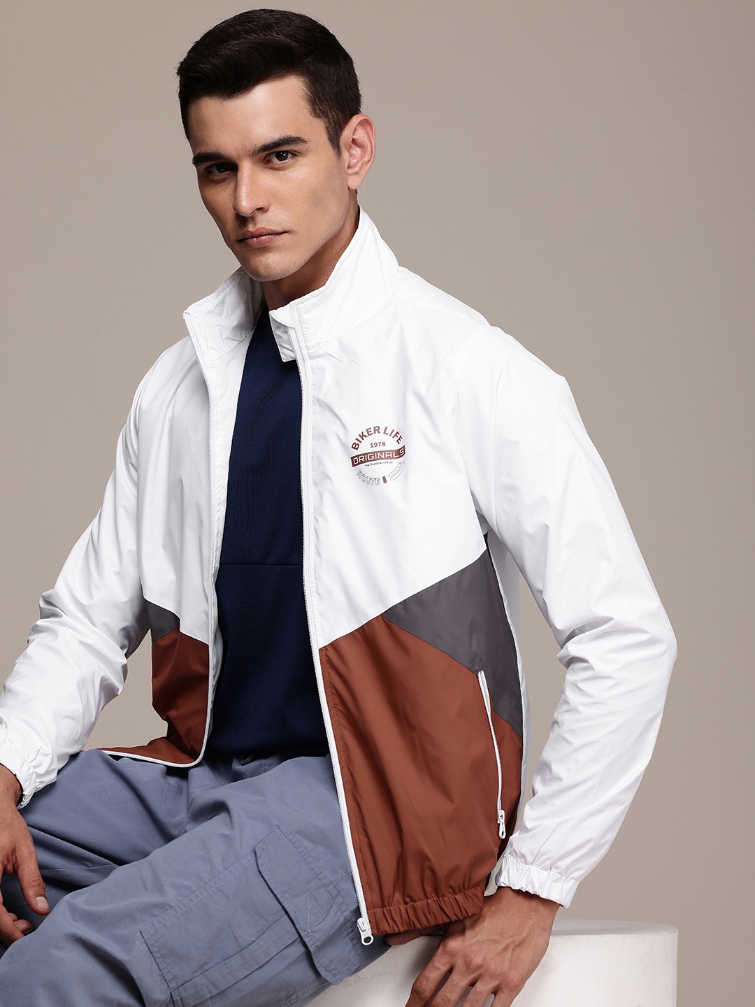 

The Roadster Life Co. Colourblocked Mock Collar Sporty Jacket, White