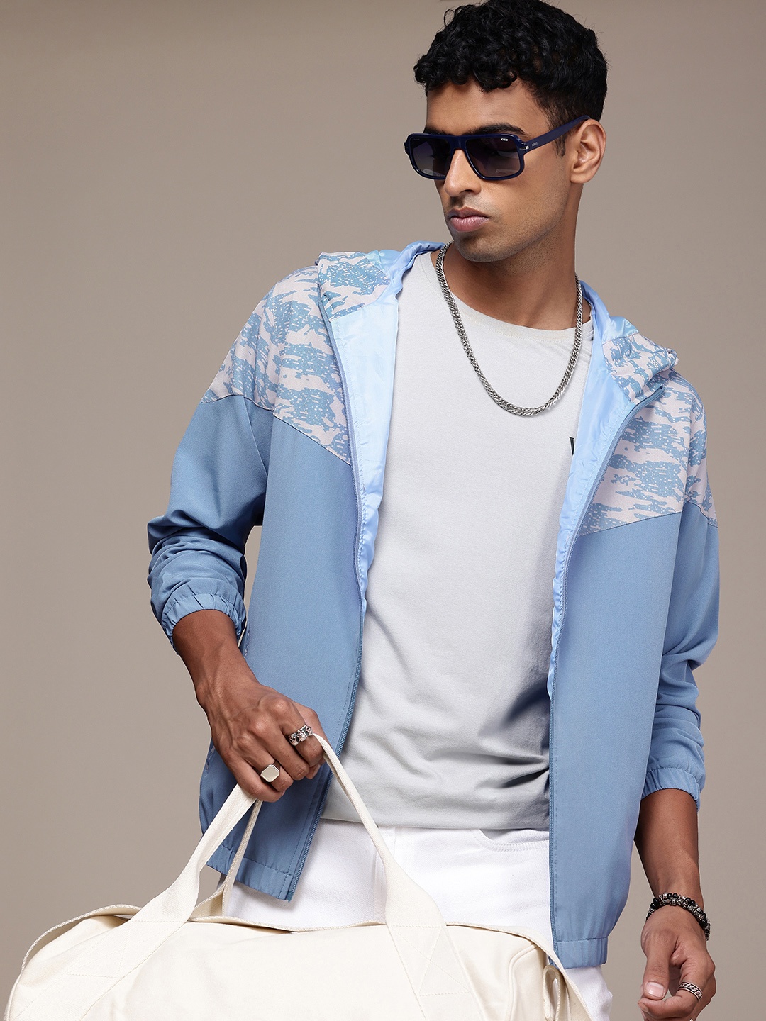 

The Roadster Life Co. Long Sleeves Hooded Tailored Jacket, Blue