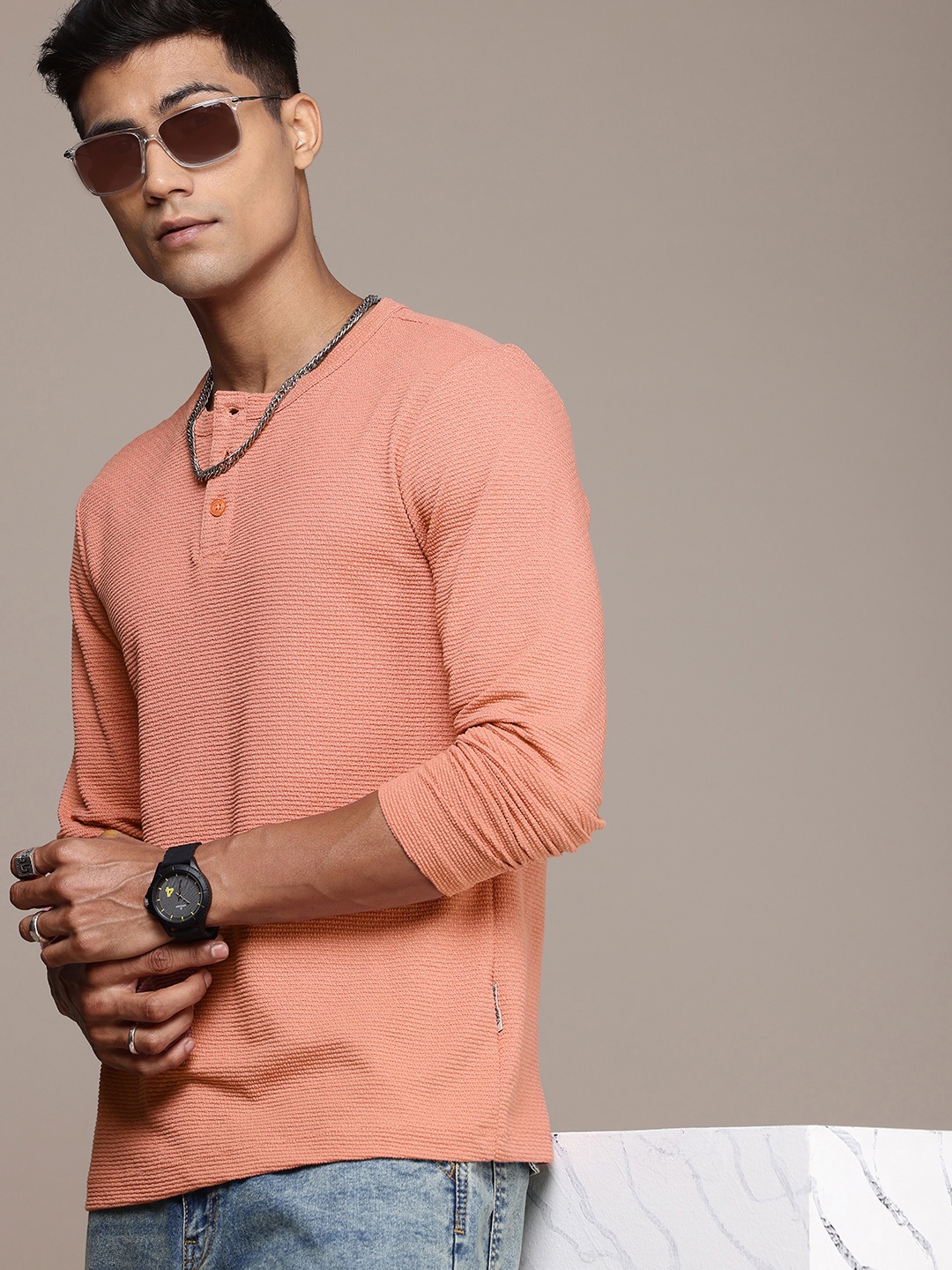 

The Roadster Life Co. Henley Neck Self-Design Casual T-shirt, Rose