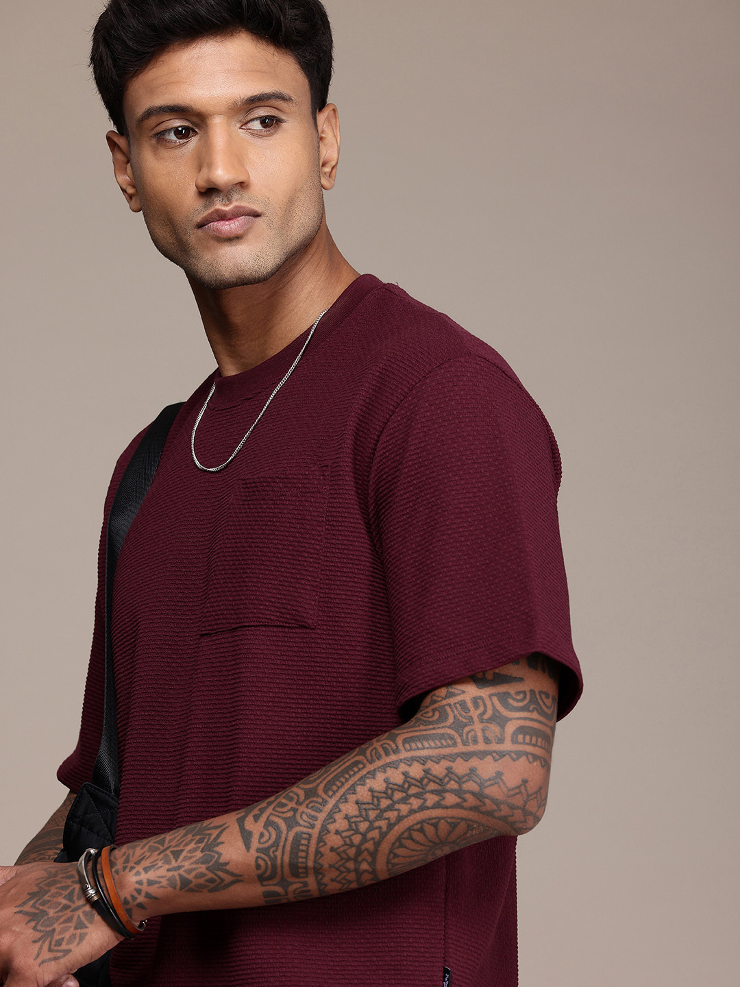 

The Roadster Life Co. Textured Relaxed Fit T-shirt, Burgundy