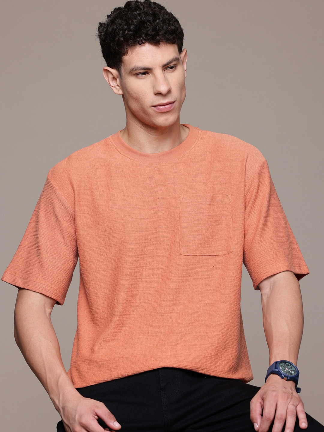 

The Roadster Lifestyle Co. Men Relaxed Fit T-shirt, Orange
