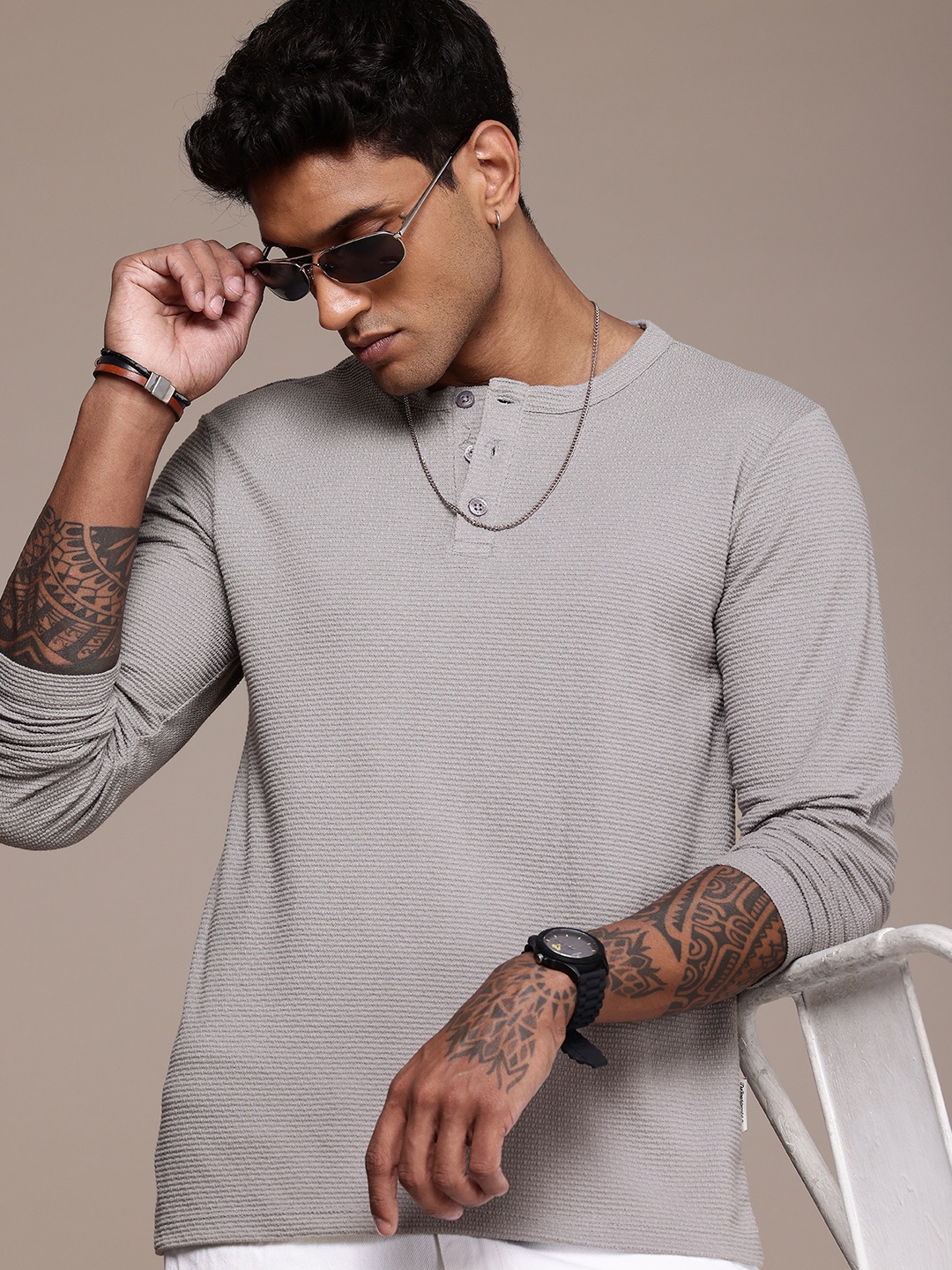 

The Roadster Life Co. Textured Henley Neck T-shirt, Grey