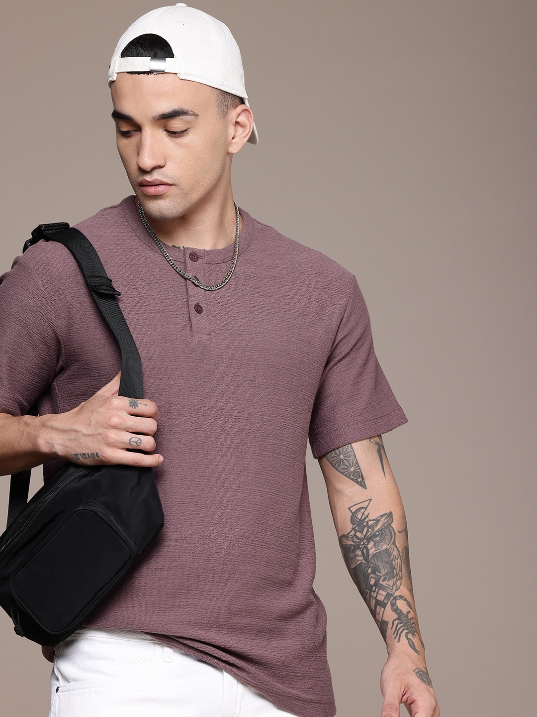 

The Roadster Life Co. Henley Neck Drop-Shoulder Sleeves Relaxed Fit T-shirt, Mauve