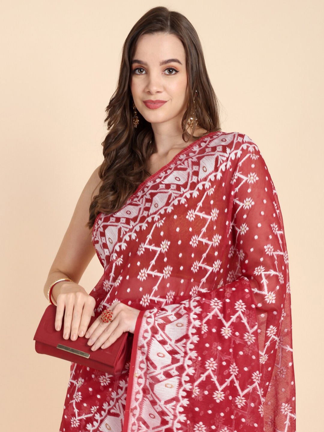 

SLAGHA Woven Design Cotton Blend Jamdani Saree, Red