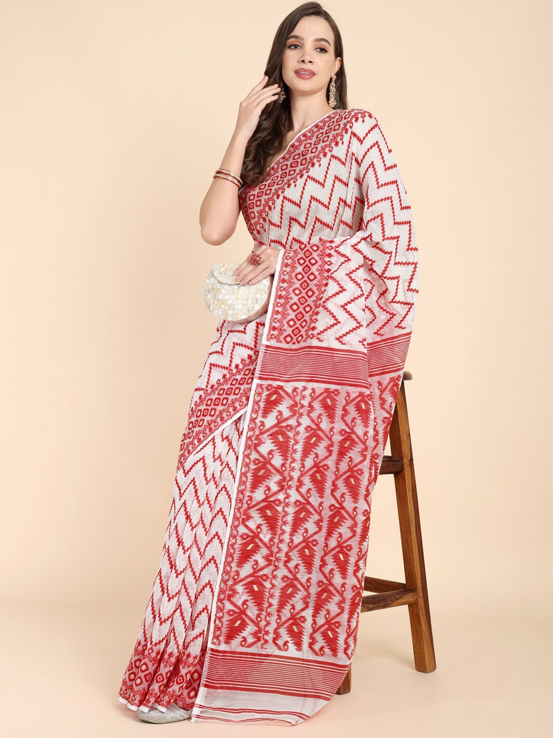 

SLAGHA Woven Design Jamdani Saree, White