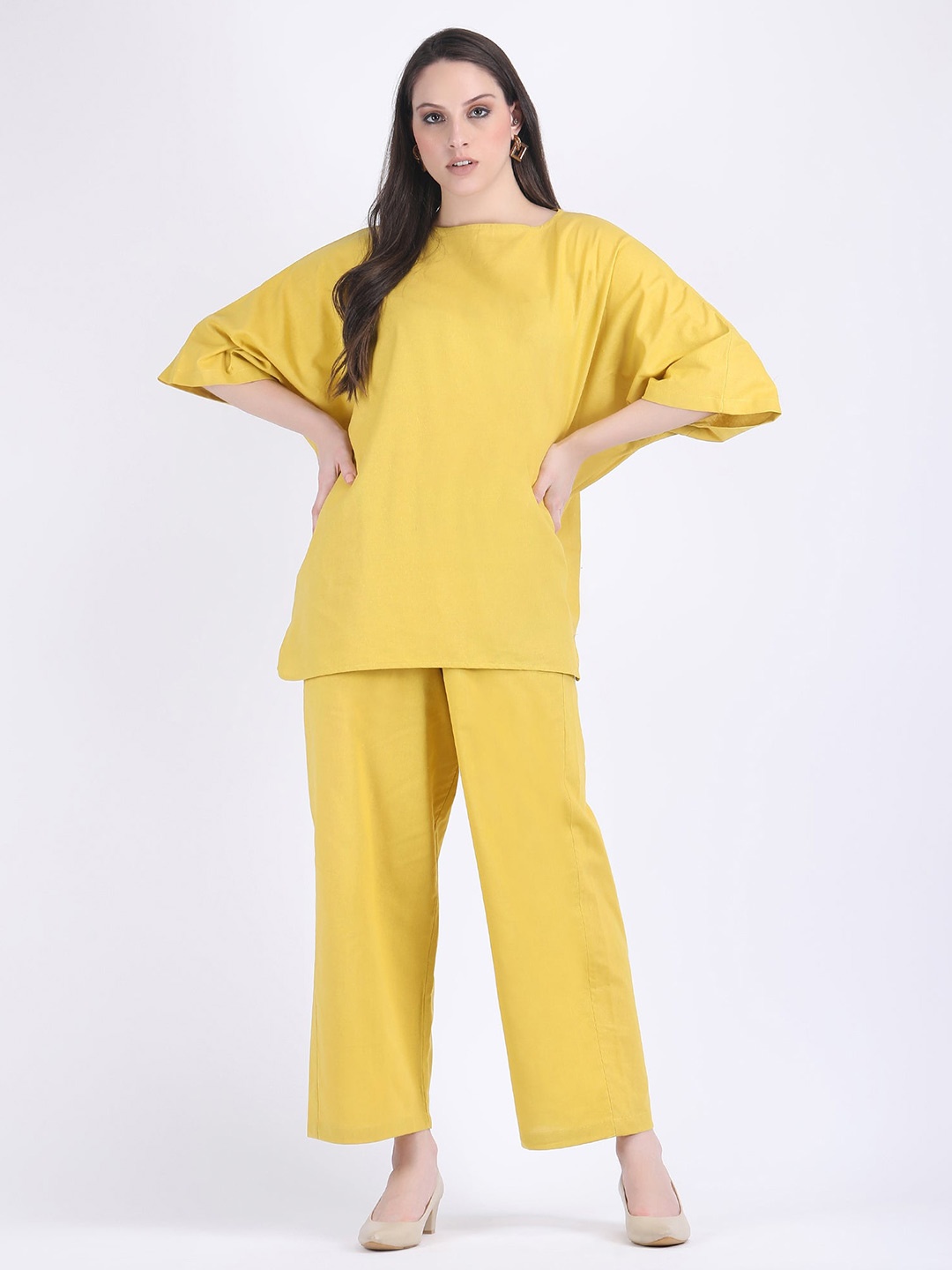 

HUE & HIDE Round Neck Top With Trousers, Yellow