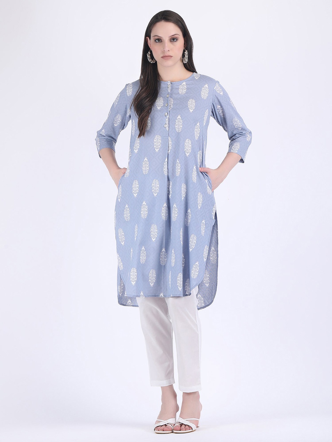 

HUE & HIDE Ethnic Motifs Printed Straight Kurta With Trouser, Blue