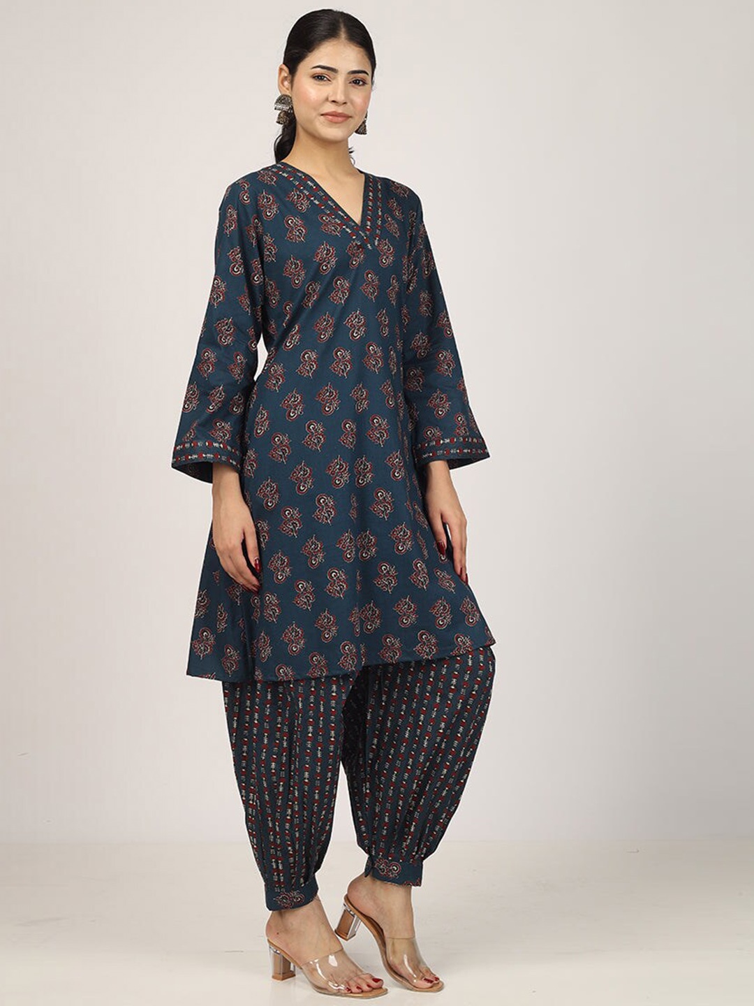 

HUE & HIDE Ethnic Motifs Printed Flared V-Neck A-Line Kurta with Salwar, Blue