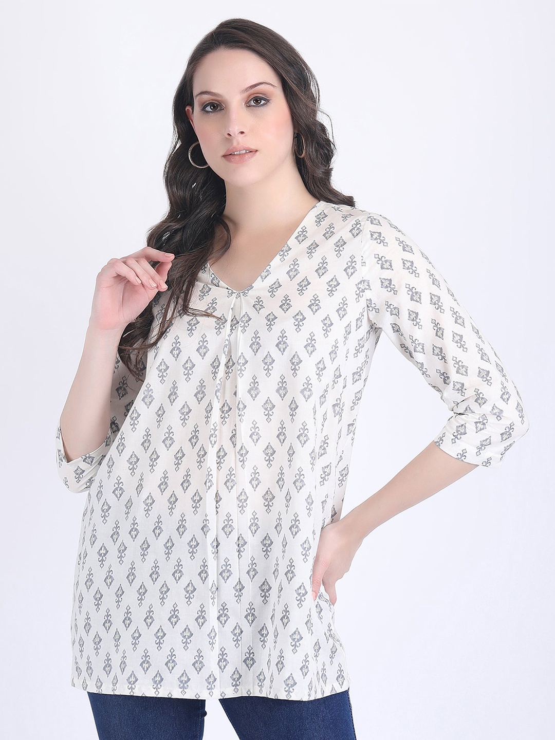 

HUE & HIDE Geometric Printed V-Neck Three-Quarter Sleeves Short A-Line Kurti, Off white