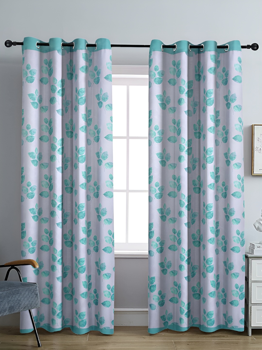 

Cortina White & Green 2 Pieces Floral Black Out reversible eyelet Door Curtains