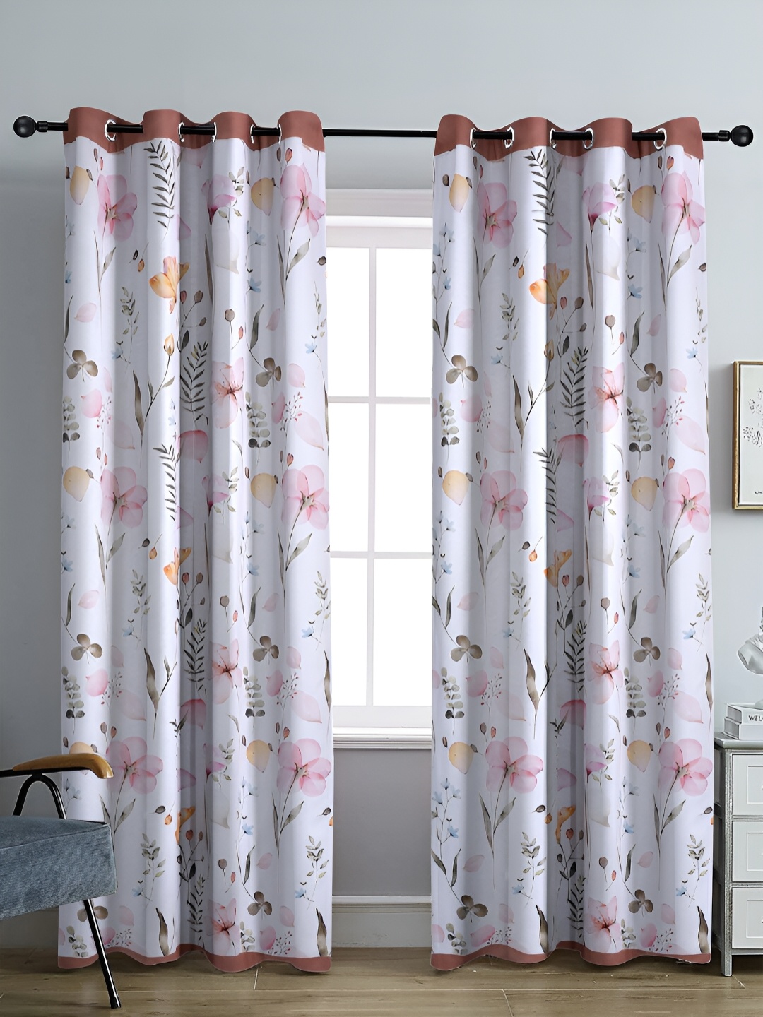 

Cortina White & Pink 2 Pieces Black Out reversible eyelet Long Door Curtains