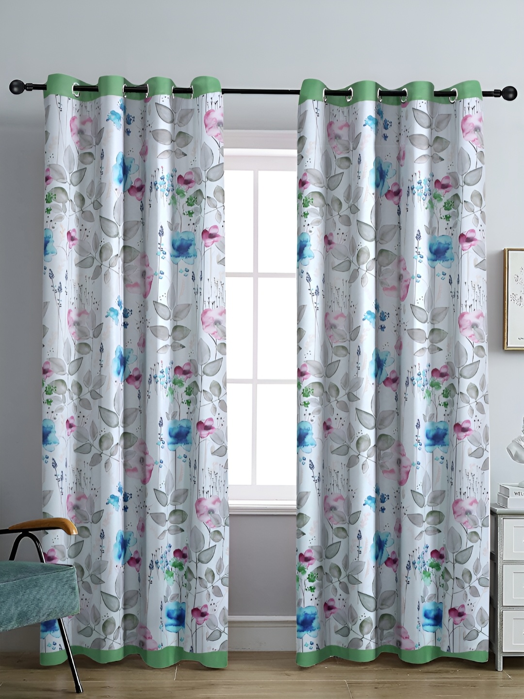 

Cortina White & Green 2 Pieces Floral Black Out reversible eyelet Long Door Curtains