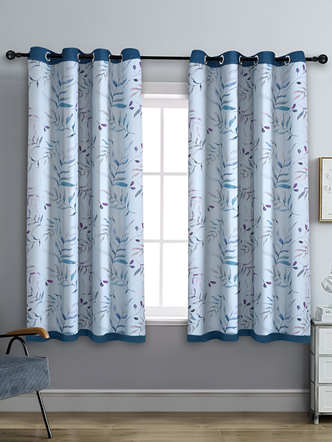 

Cortina White & Blue 2 Pieces Black Out reversible eyelet Window Curtains