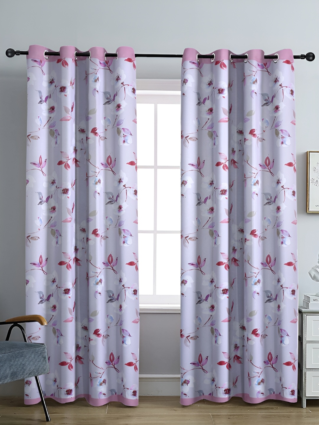 

Cortina White & Pink 2 Pieces Floral Black Out reversible eyelet Door Curtains