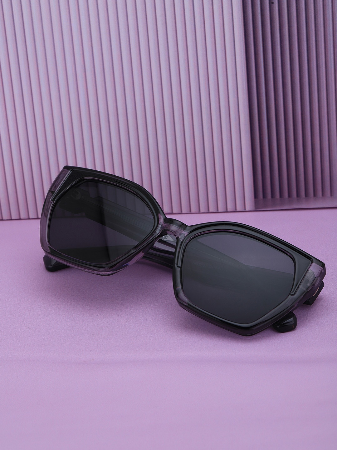 Carlton London Women Oversized Sunglasses with UV Protected Lens, Black