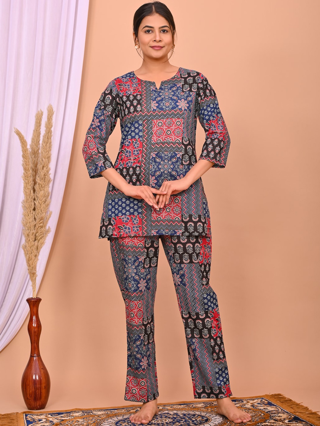 

DHANOTA Ethnic Motifs Printed Round Neck Pure Cotton Night suit, Blue