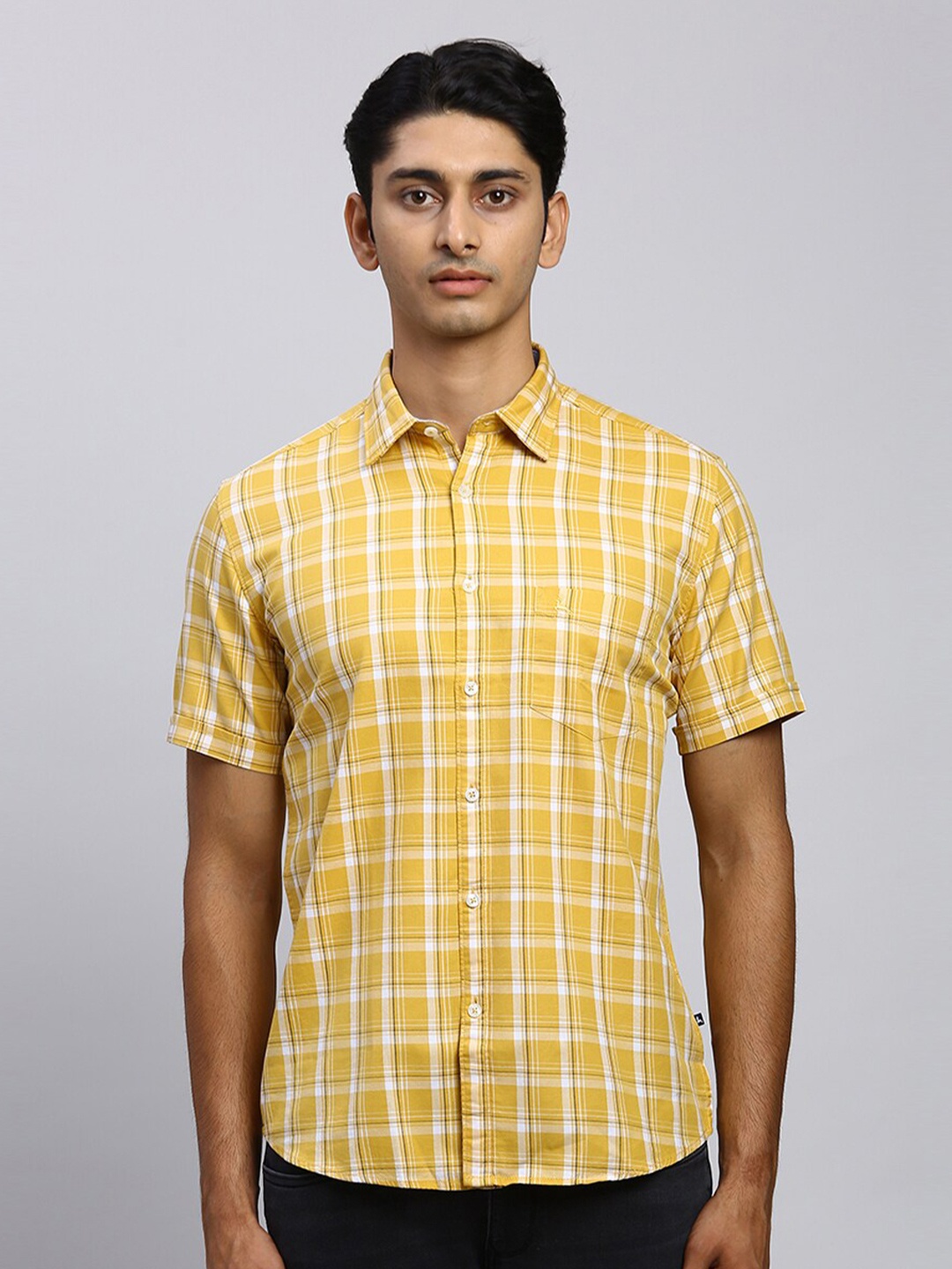 

Parx Slim Fit Checked Spread Collar Short Sleeves Casual Shirt, Yellow