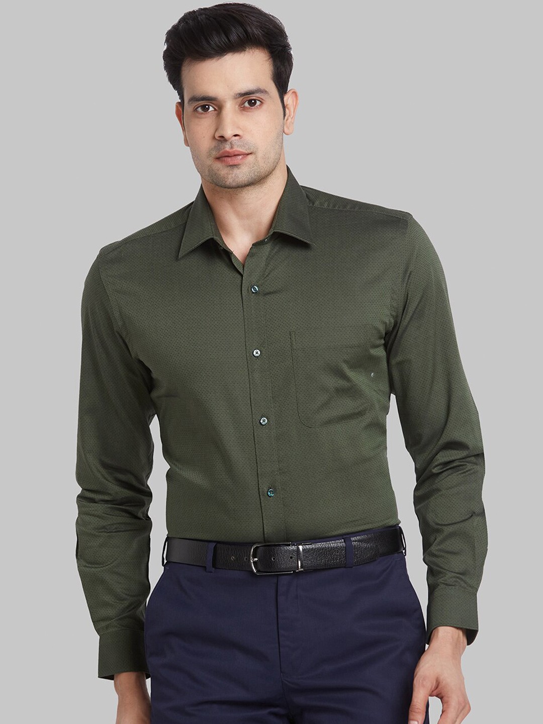 

Raymond Textured Self-Design Contemporary-Fit Cotton Formal Shirt, Green