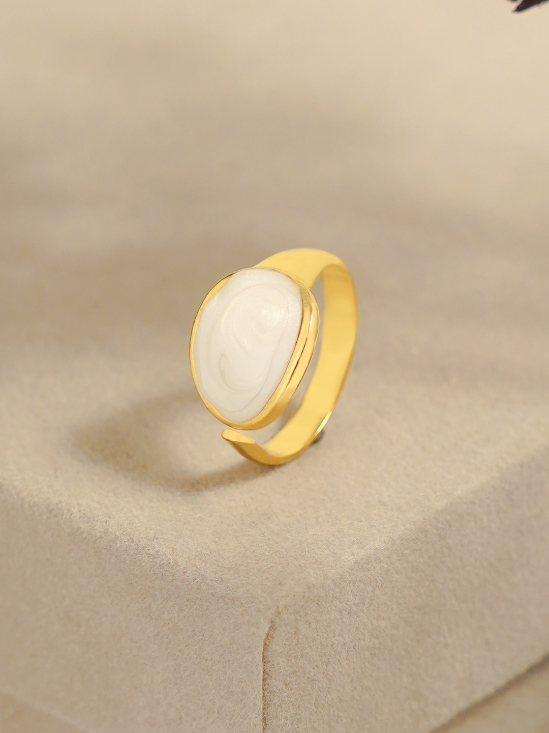 

SWASHAA 18KT Gold-Plated Finger Ring